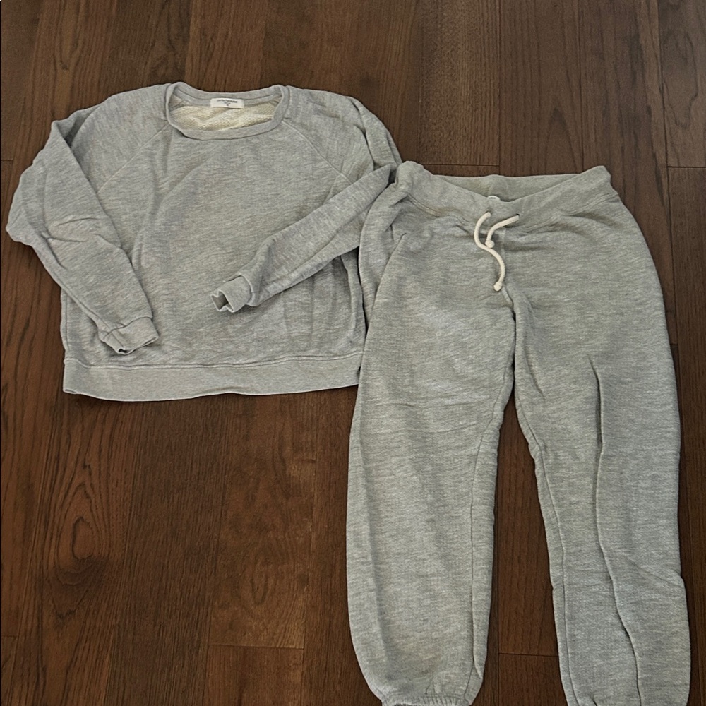 perfectwhitetee women’s Sweatpants & Sweatshirt Set